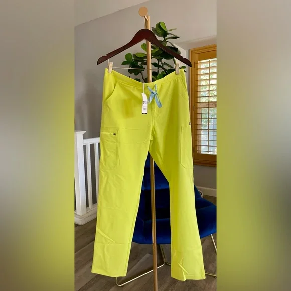 NWT Figs Set High Waisted Yola Skinny Scrub Pants™ Women’s Size Top L Pants M - Picture 3 of 7